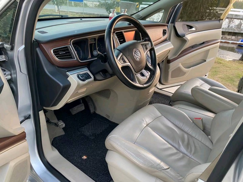 徐州16年别克GL83