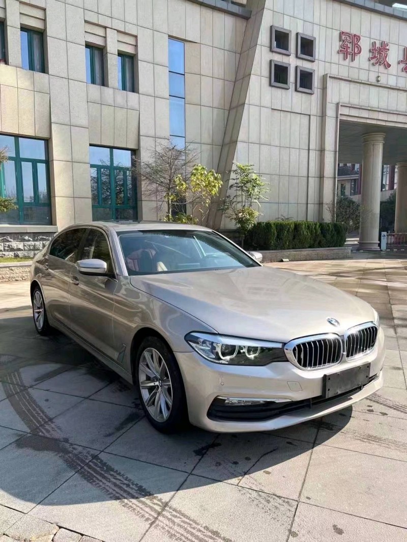 北京17年宝马5系3