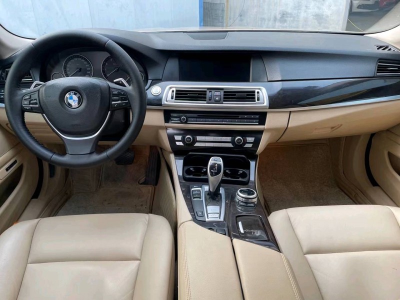 济宁11年宝马5系4