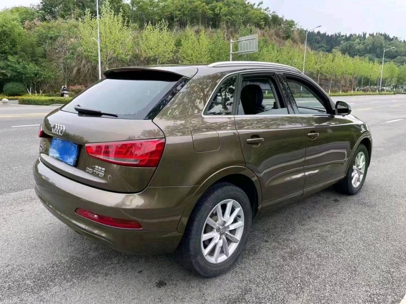 北京13年奥迪Q38