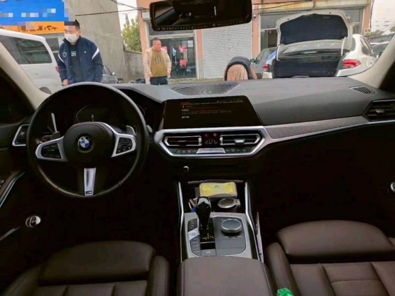 北京21年宝马3系6