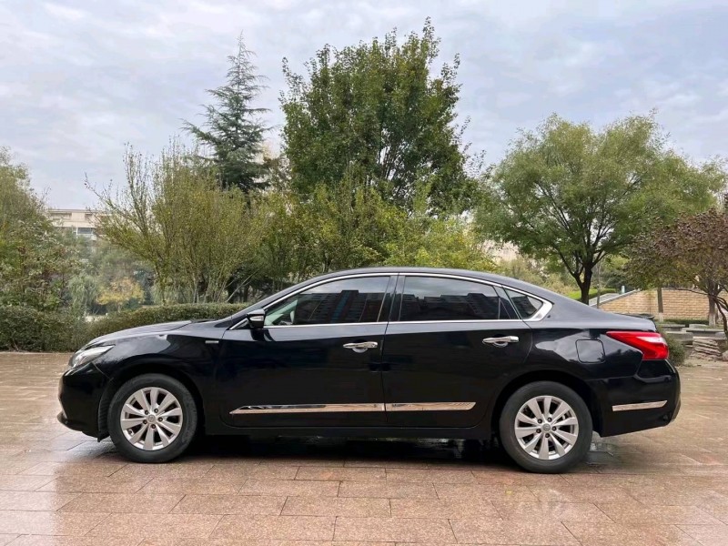 邢台17年日产天籁8