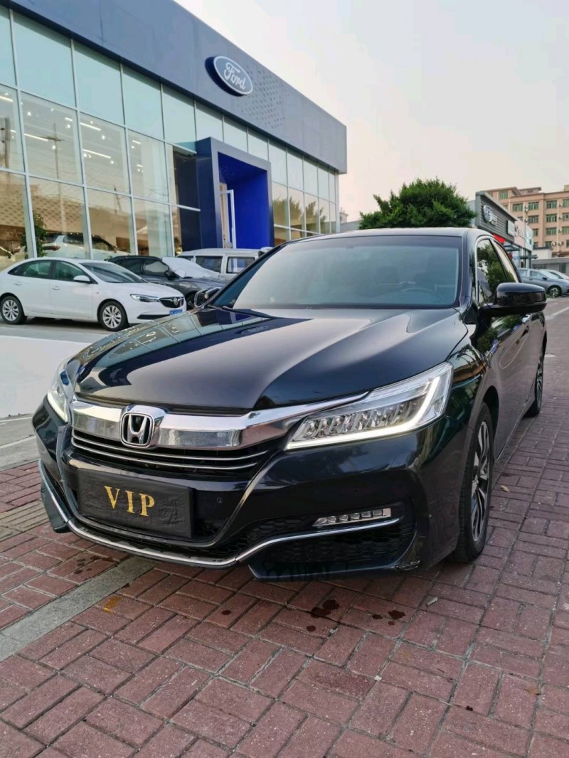 东莞18年本田雅阁7