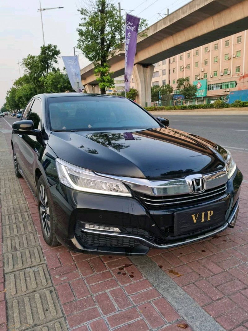 东莞18年本田雅阁6