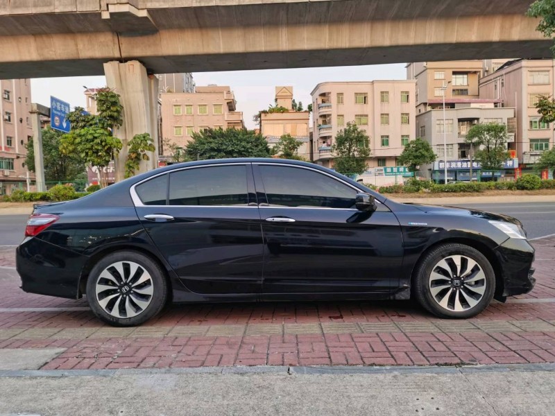 东莞18年本田雅阁5