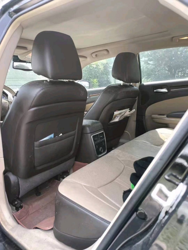 嘉兴14年克莱斯勒300C6