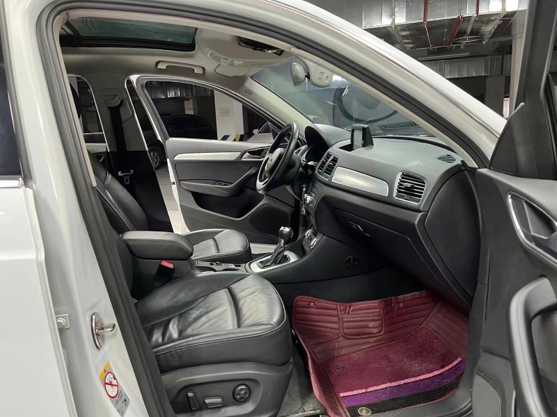 成都14年奥迪Q33