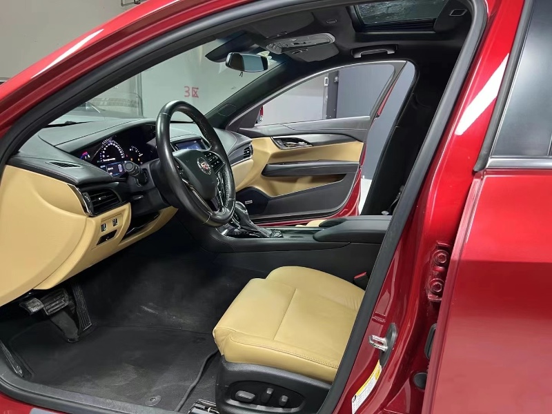 成都14年凯迪拉克ATS8