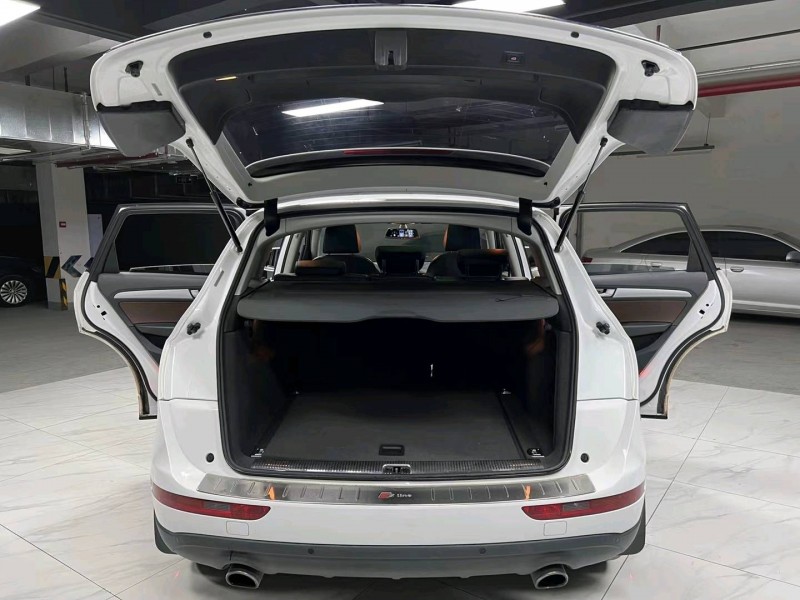 成都16年奥迪Q56