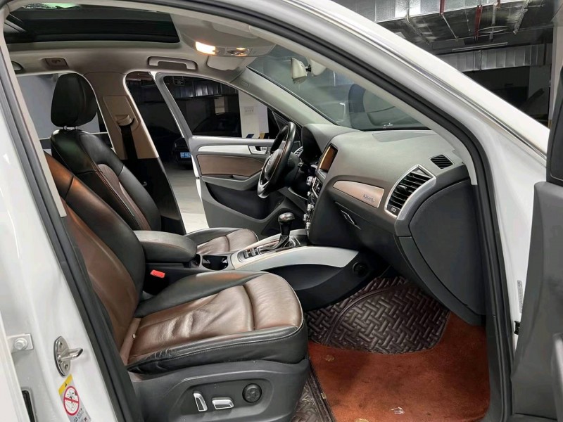 成都16年奥迪Q513