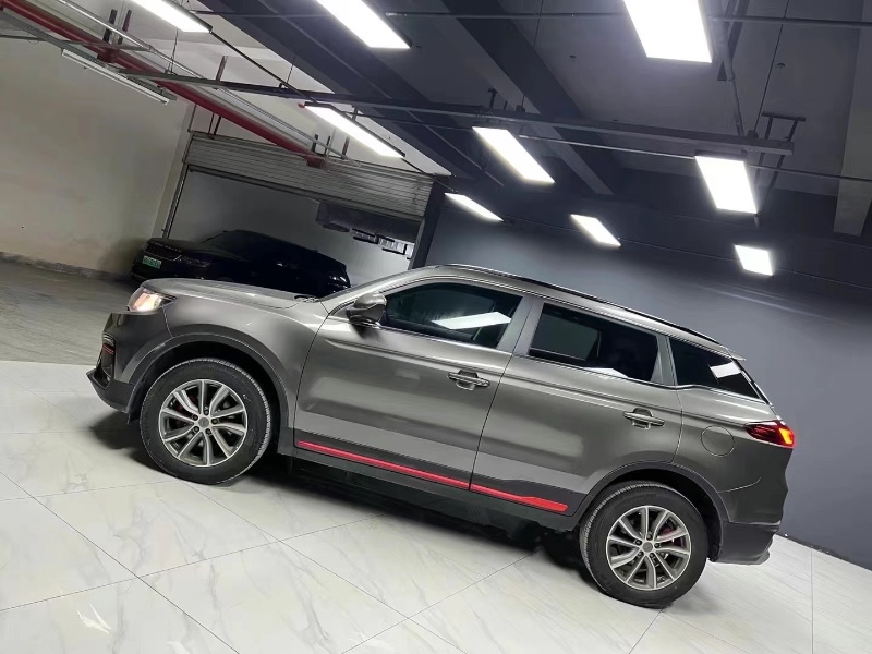 成都21年吉利博越5