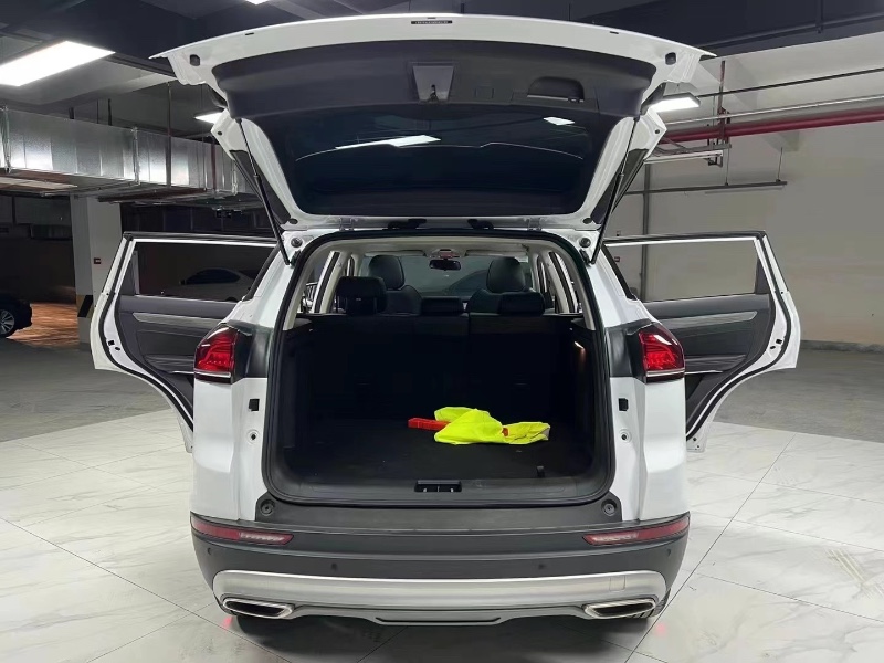 成都21年吉利博越6