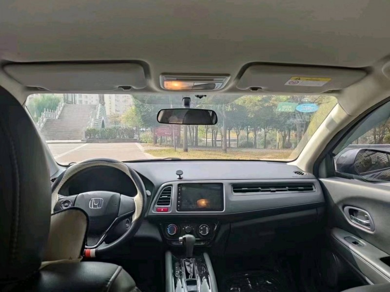 东营17年本田缤智2