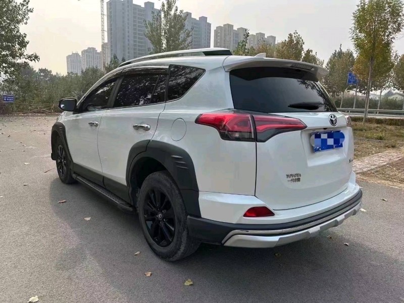 宜春19年丰田RAV4荣放4