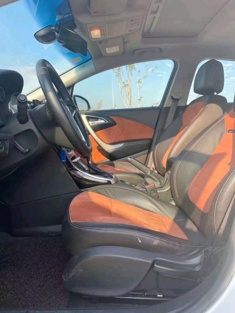 嘉兴14年别克英朗8