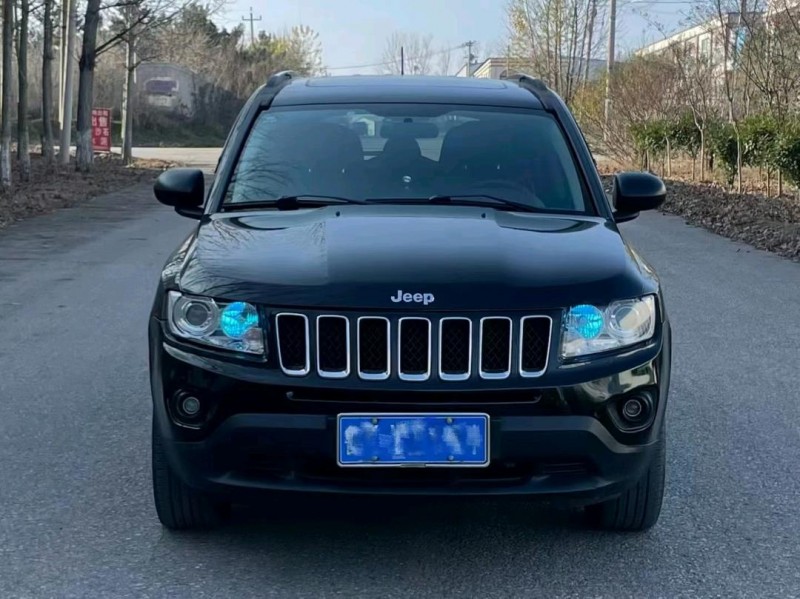 青岛13年Jeep指南者1