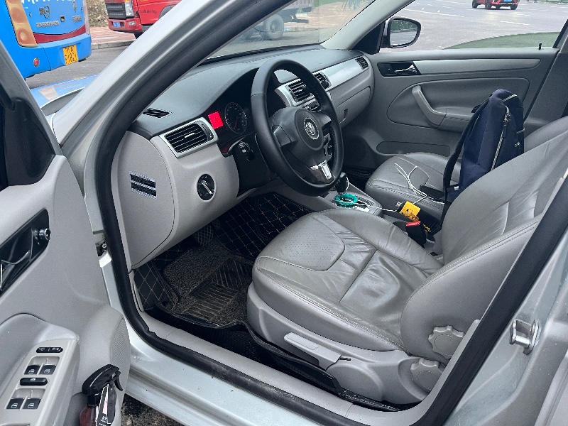 成都11年大众朗逸3