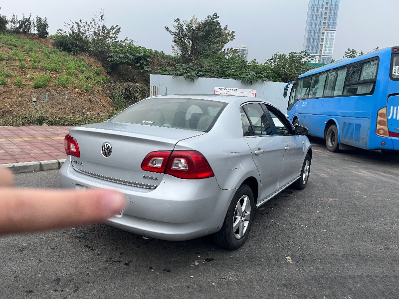 成都11年大众朗逸2