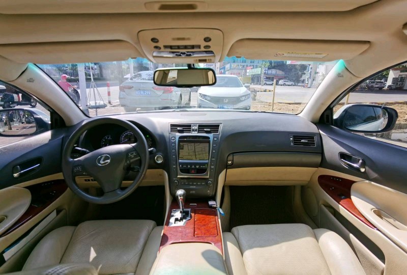 东莞10年雷克萨斯GS8