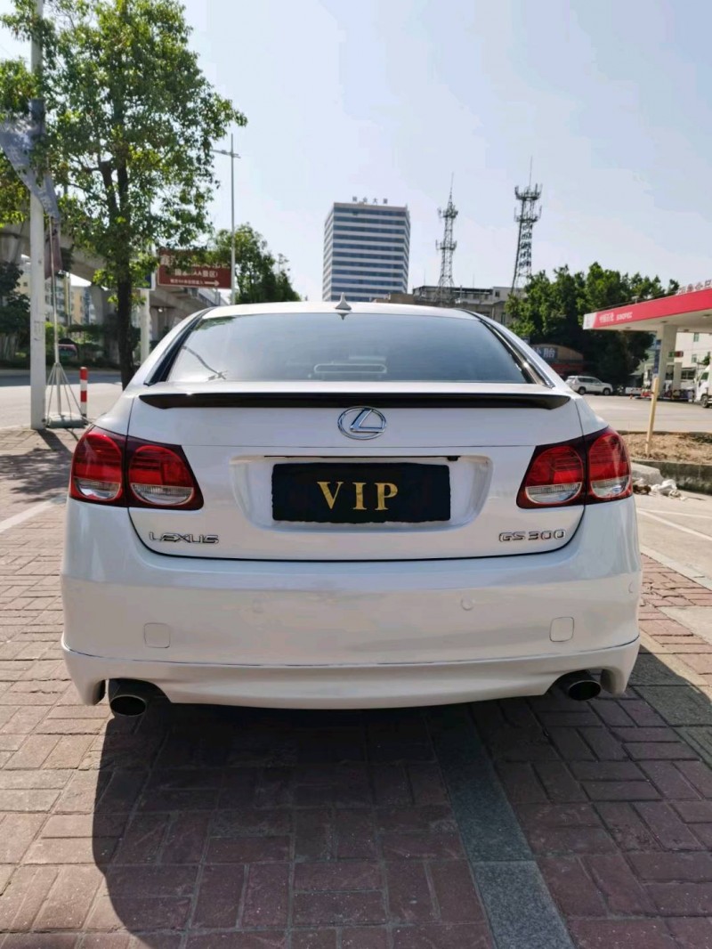 东莞10年雷克萨斯GS9