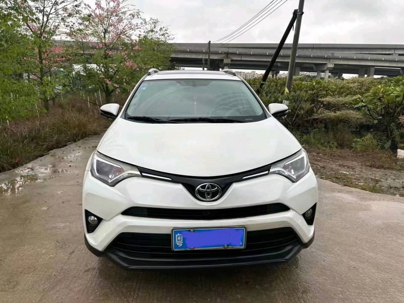 珠海17年豐田RAV4榮放1