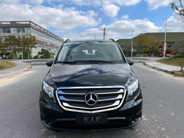 盐城17年奔驰威霆8