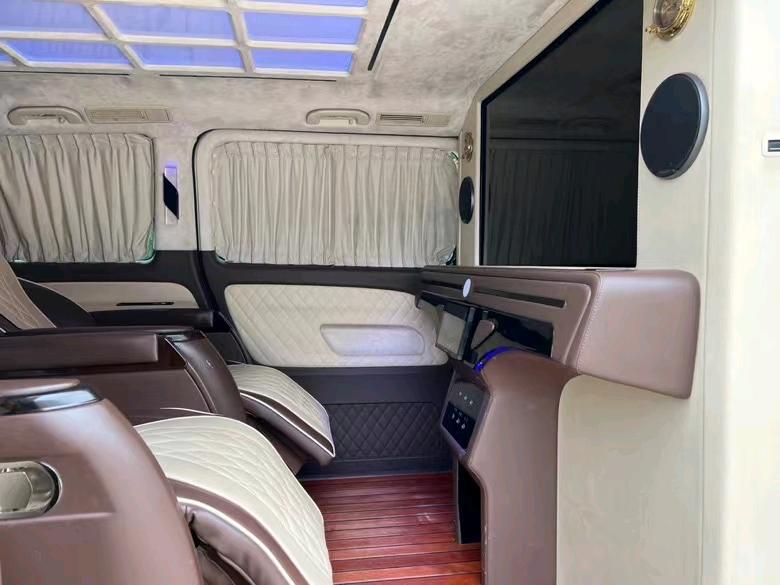 盐城17年奔驰威霆5