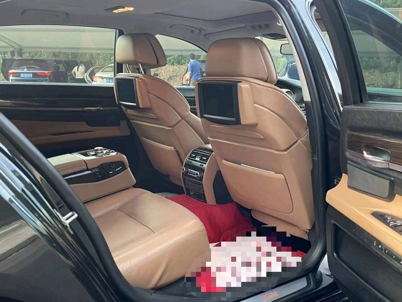 济宁12年宝马7系6