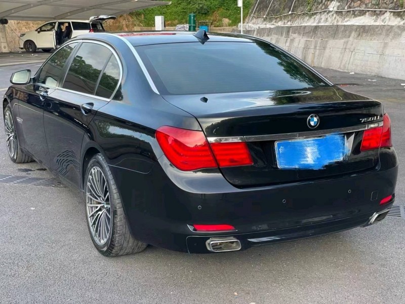 济宁12年宝马7系8