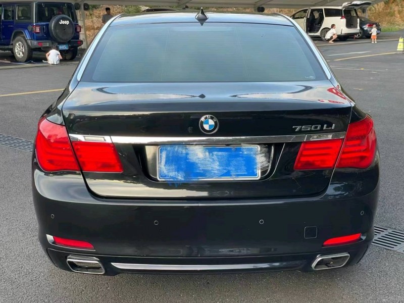 济宁12年宝马7系9