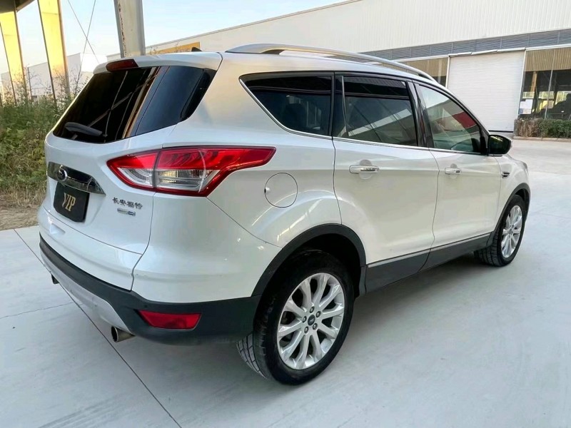 济宁13年福特翼虎8