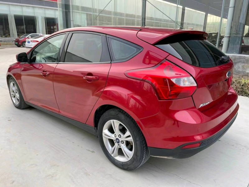 济宁13年福特福克斯3