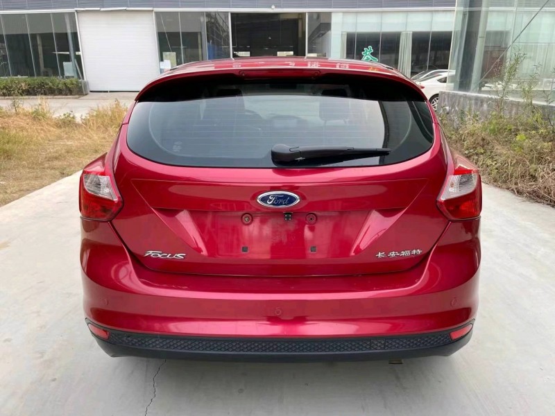 济宁13年福特福克斯1