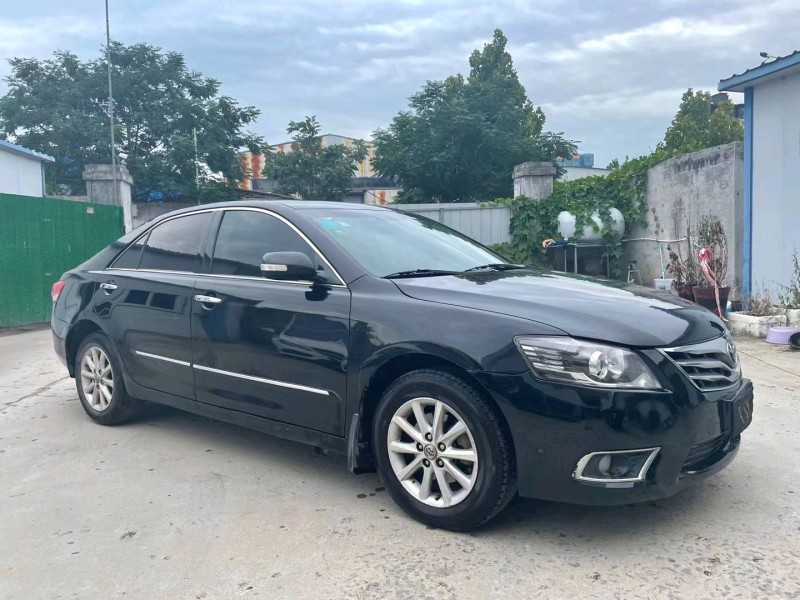 济宁15年丰田凯美瑞8