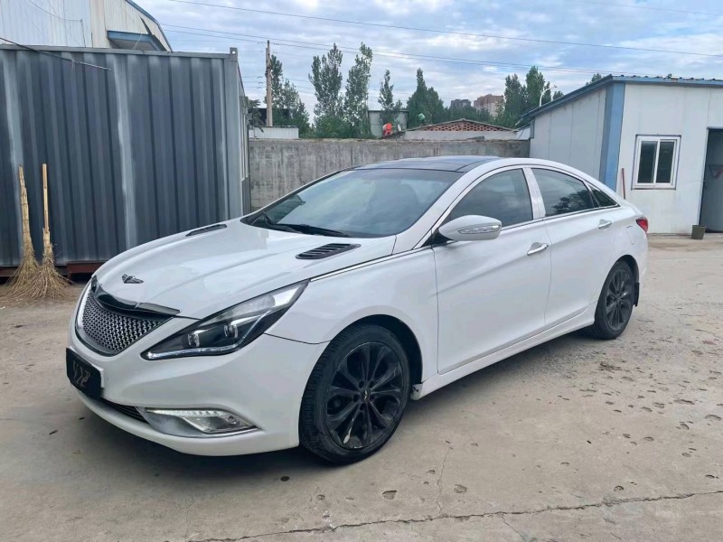 济宁14年现代索纳塔八7