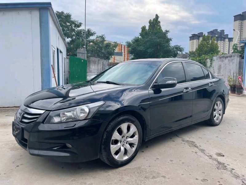 济宁11年本田雅阁7