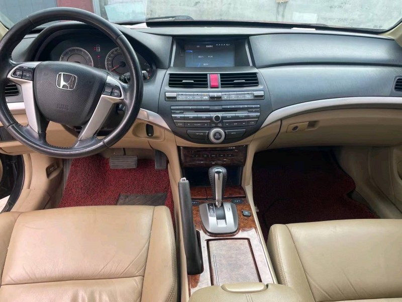 济宁11年本田雅阁4