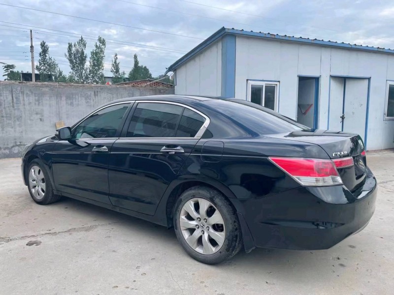 济宁11年本田雅阁3