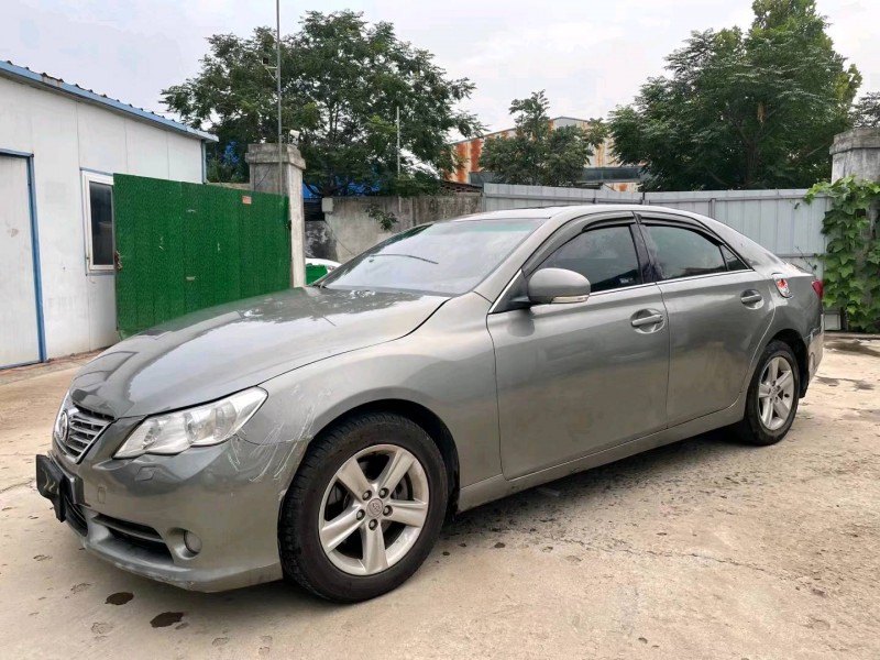 济宁12年丰田锐志2