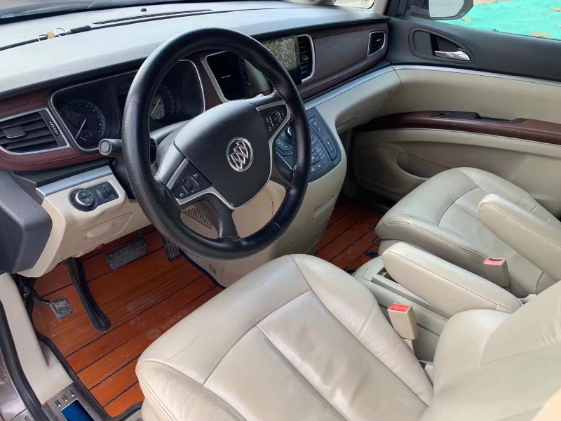 青岛15年别克GL82