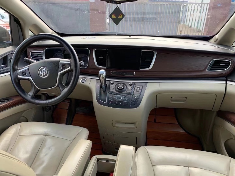 青岛15年别克GL81