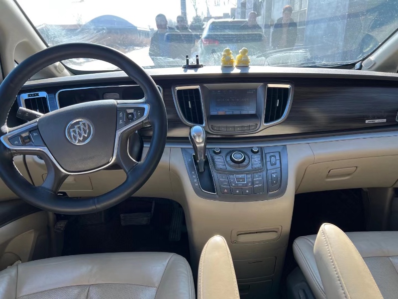 青岛12年别克GL87