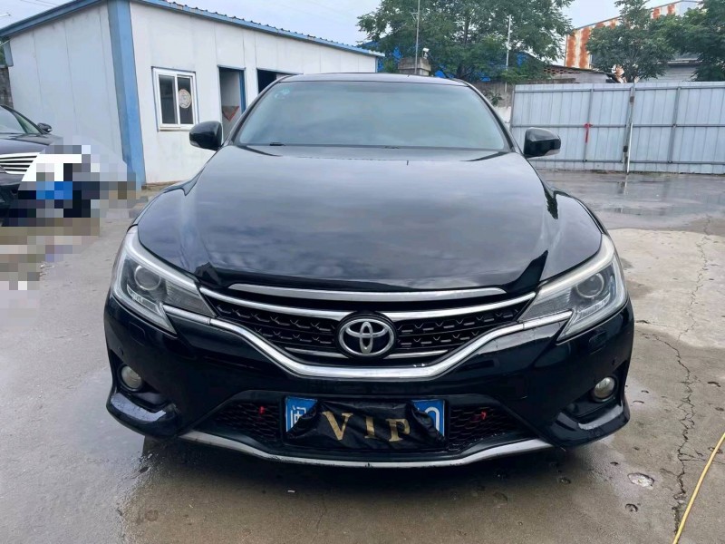 济宁14年丰田锐志1