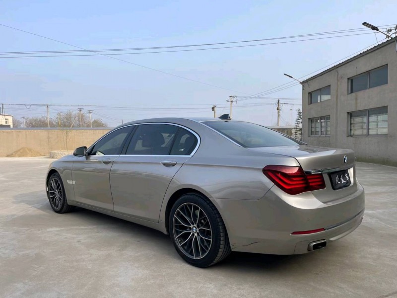 济宁14年宝马7系8