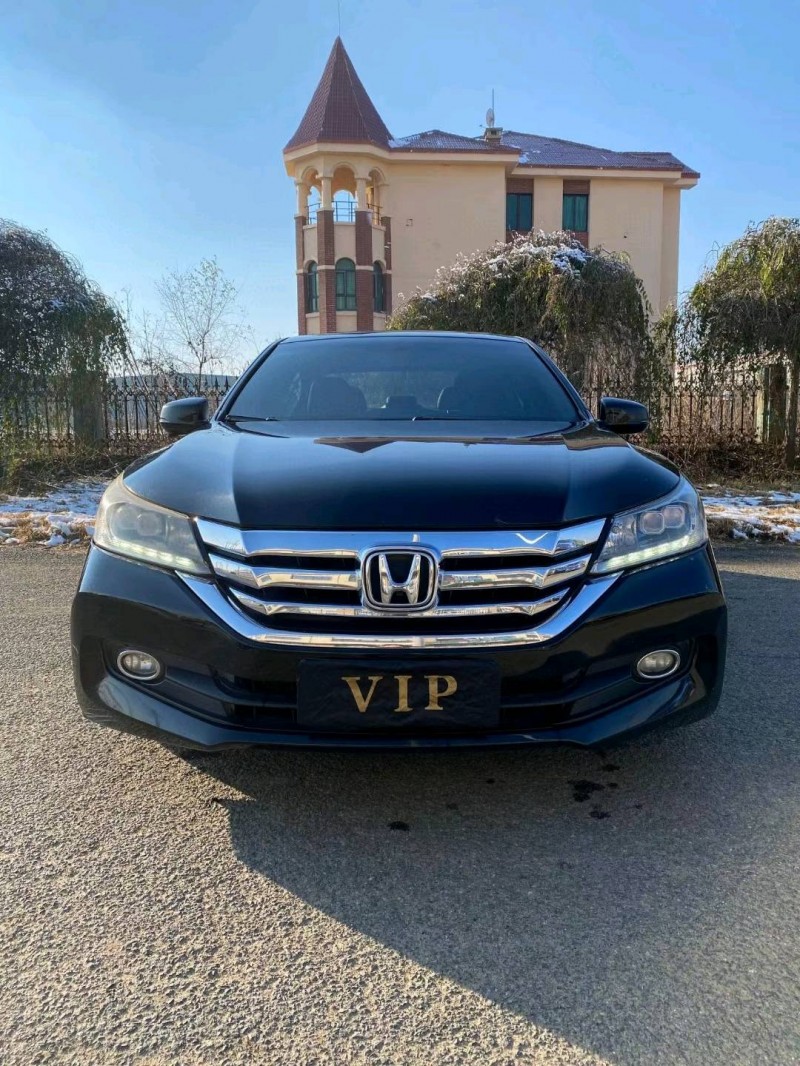 沈阳14年本田雅阁1