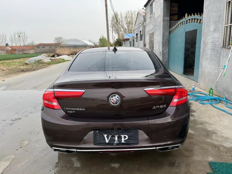 青岛17年别克君越2