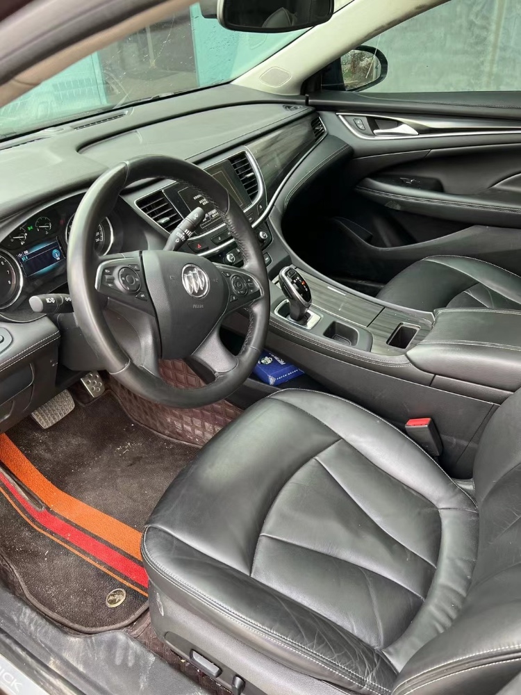 青岛17年别克君越7