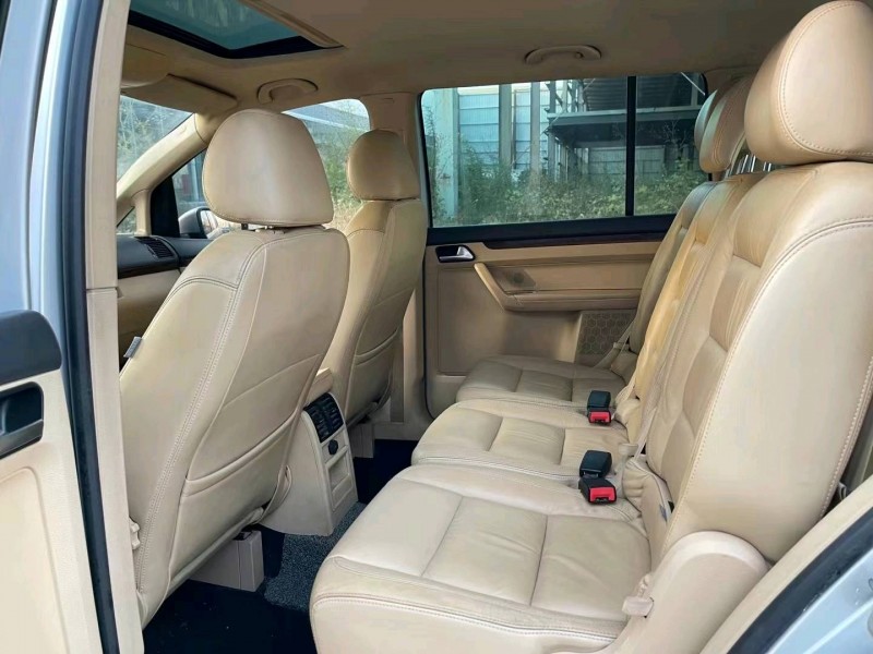 济宁11年大众途安6