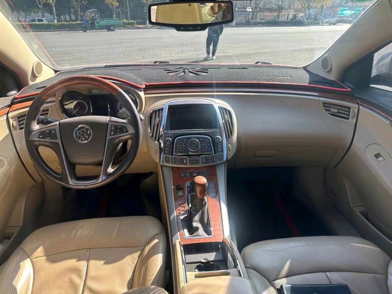 枣庄13年别克君越5