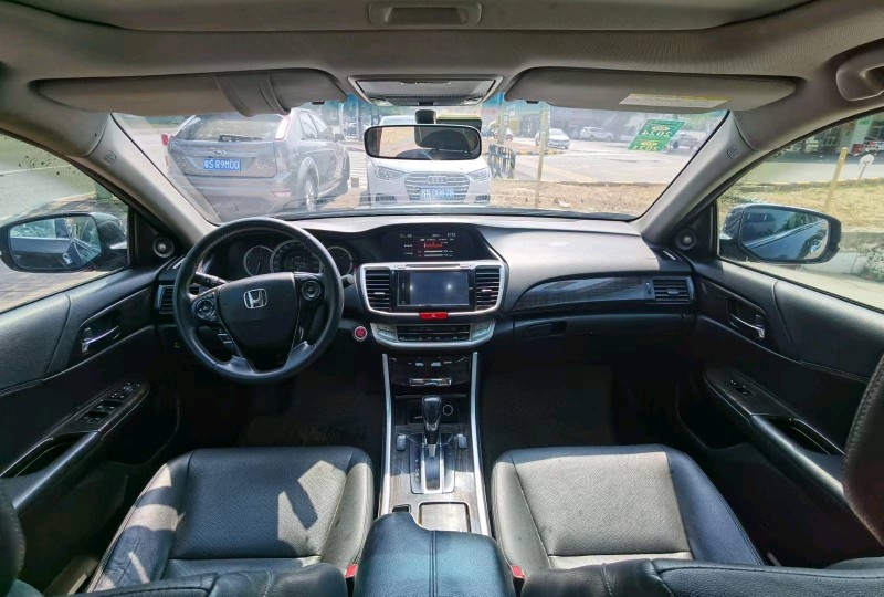 东莞14年本田雅阁8